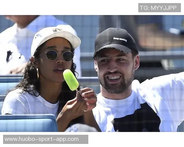 克莱表现平平女友陪伴成亮点7中2仅得8分4板1断三分命中率低迷